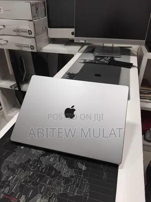 New Laptop Apple MacBook Pro 2024 M4 16GB Apple M4 SSD 512GB