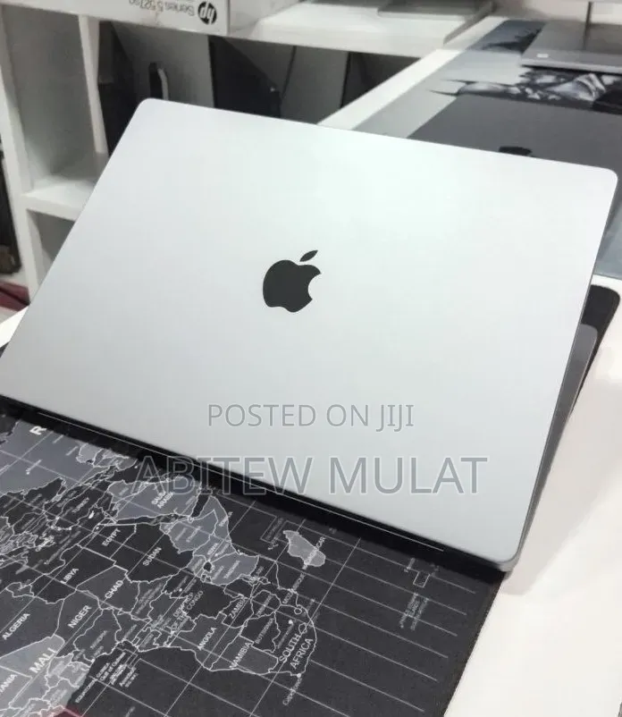 New Laptop Apple MacBook Pro 2024 M4 16GB Apple M4 SSD 512GB