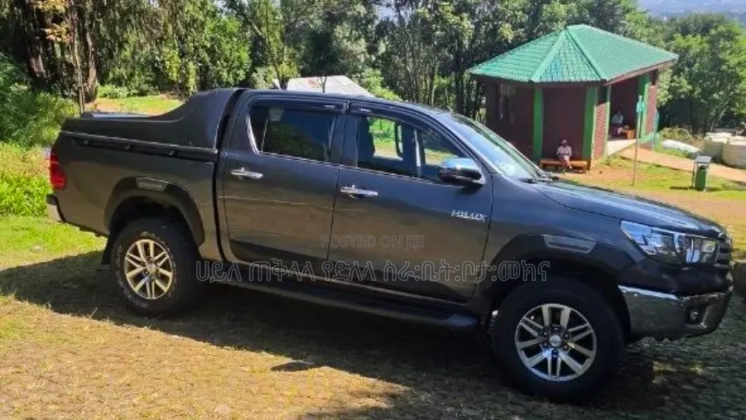 Toyota Hilux 2018 Gray