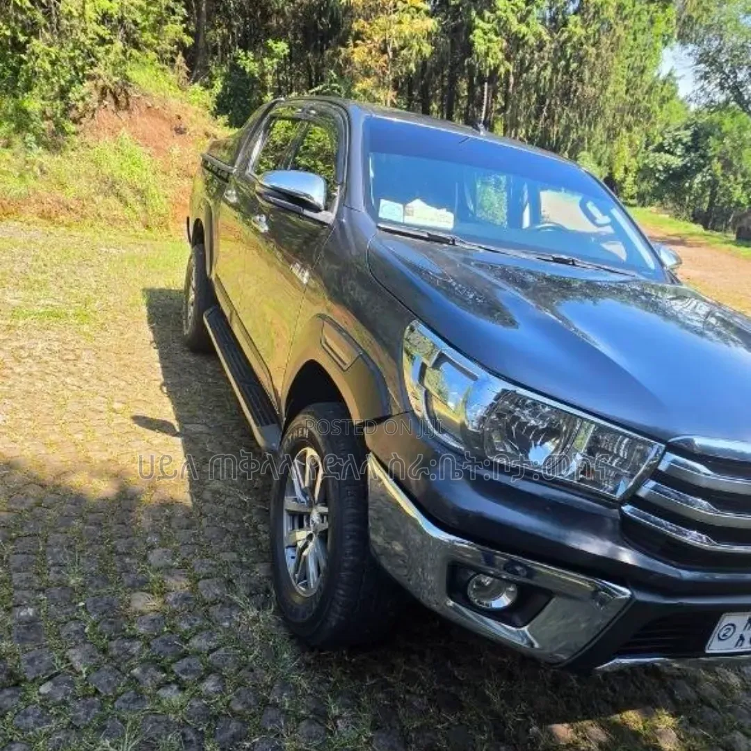 Toyota Hilux 2018 Gray