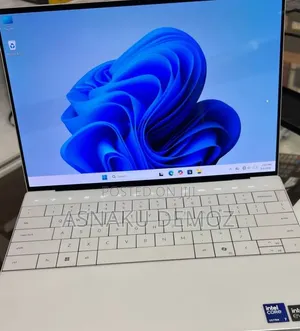 New Laptop Dell XPS 13 9340 16GB Intel Core Ultra 7 SSD 512GB