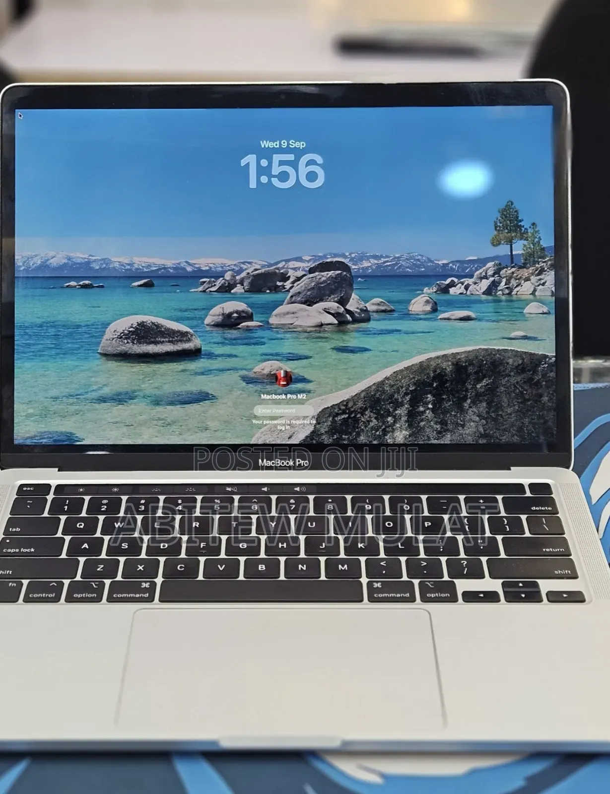 New Laptop Apple MacBook Pro 2022 M2 8GB Apple M2 SSD 256GB