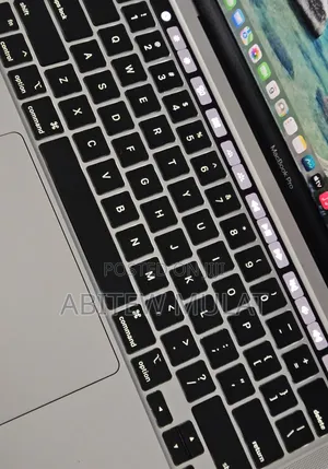 New Laptop Apple MacBook Pro 2022 M2 8GB Apple M2 SSD 256GB