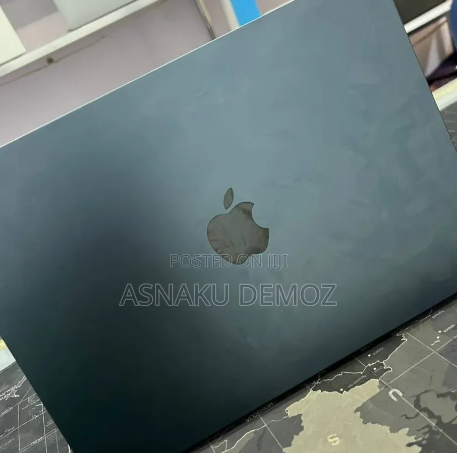 New Laptop Apple MacBook Air 2022 M2 16GB Apple M2 SSD 512GB