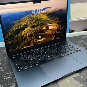 New Laptop Apple MacBook Air 2022 M2 16GB Apple M2 SSD 512GB