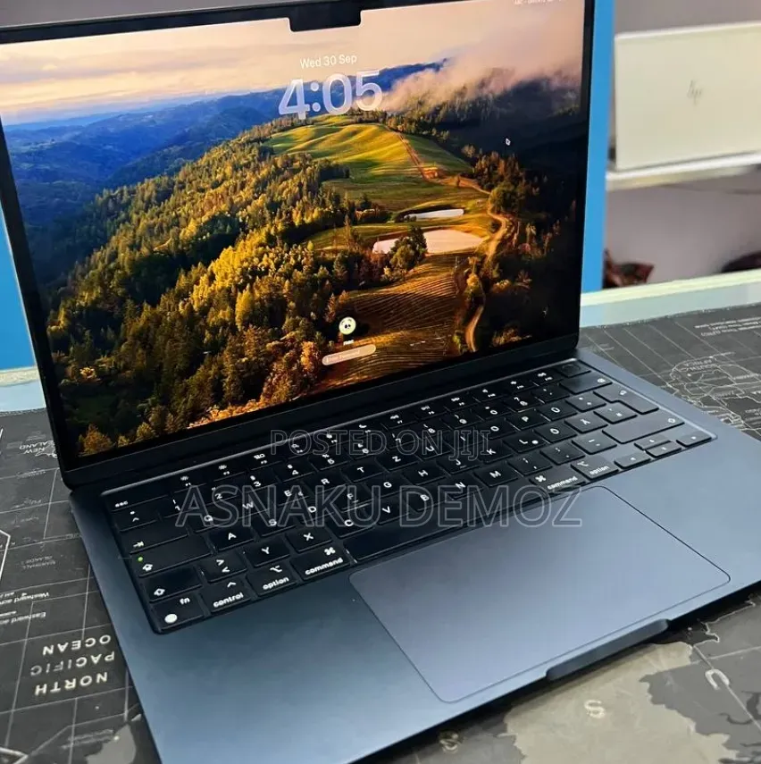 New Laptop Apple MacBook Air 2022 M2 16GB Apple M2 SSD 512GB