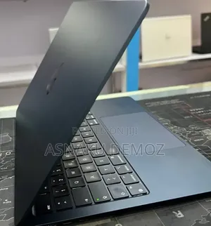 New Laptop Apple MacBook Air 2022 M2 16GB Apple M2 SSD 512GB