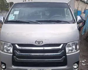 Toyota HiAce 2017 Silver
