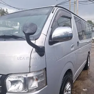 Toyota HiAce 2017 Silver
