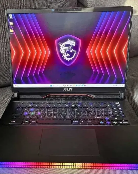 New Laptop MSI Raider GE68HX 13VI-202US 32GB Intel Core i9 SSD 1T