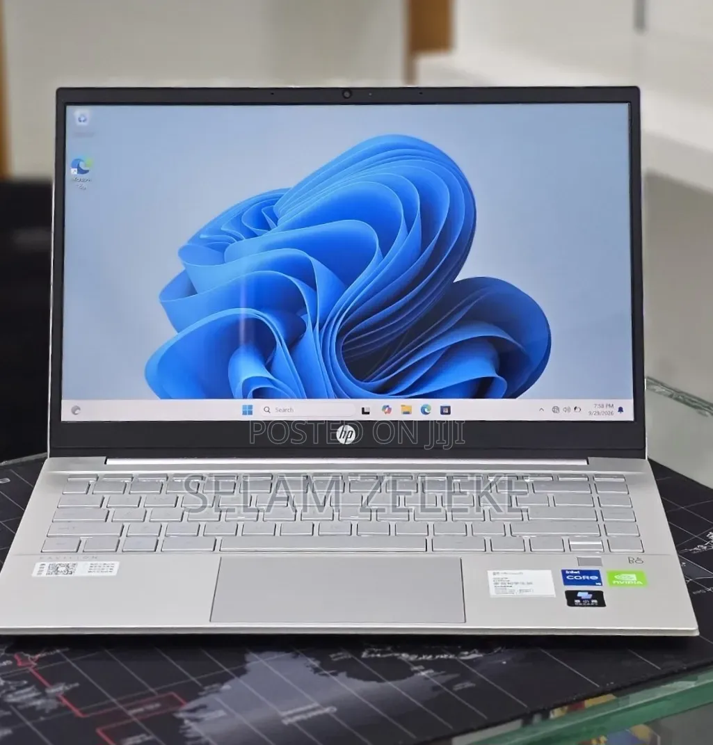 New Laptop HP 16GB Intel Core i5 SSD 512GB