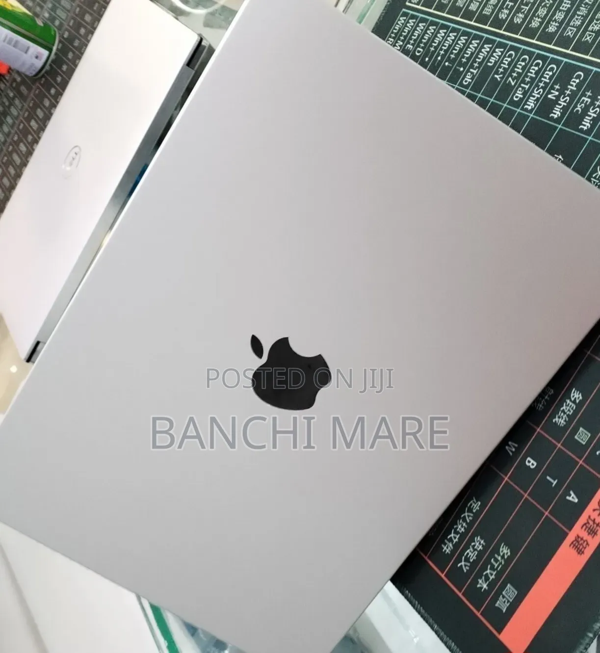 New Laptop Apple MacBook Pro 2025 M5 16GB Apple M5 SSD 512GB