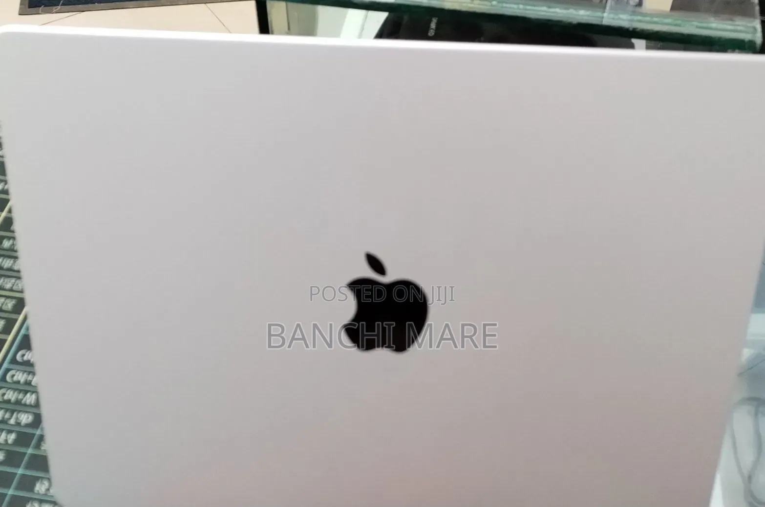 New Laptop Apple MacBook Pro 2025 M5 16GB Apple M5 SSD 512GB