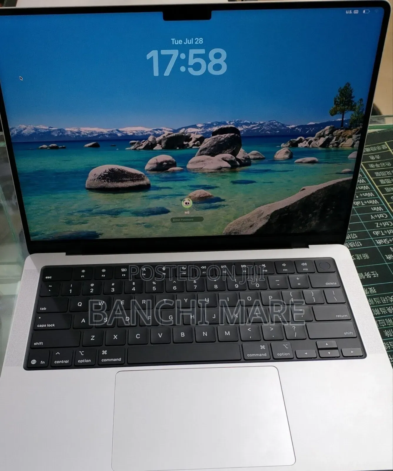 New Laptop Apple MacBook Pro 2025 M5 16GB Apple M5 SSD 512GB