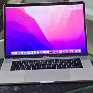 New Laptop Apple MacBook Pro 2017 16GB Intel Core i7 SSD 512GB