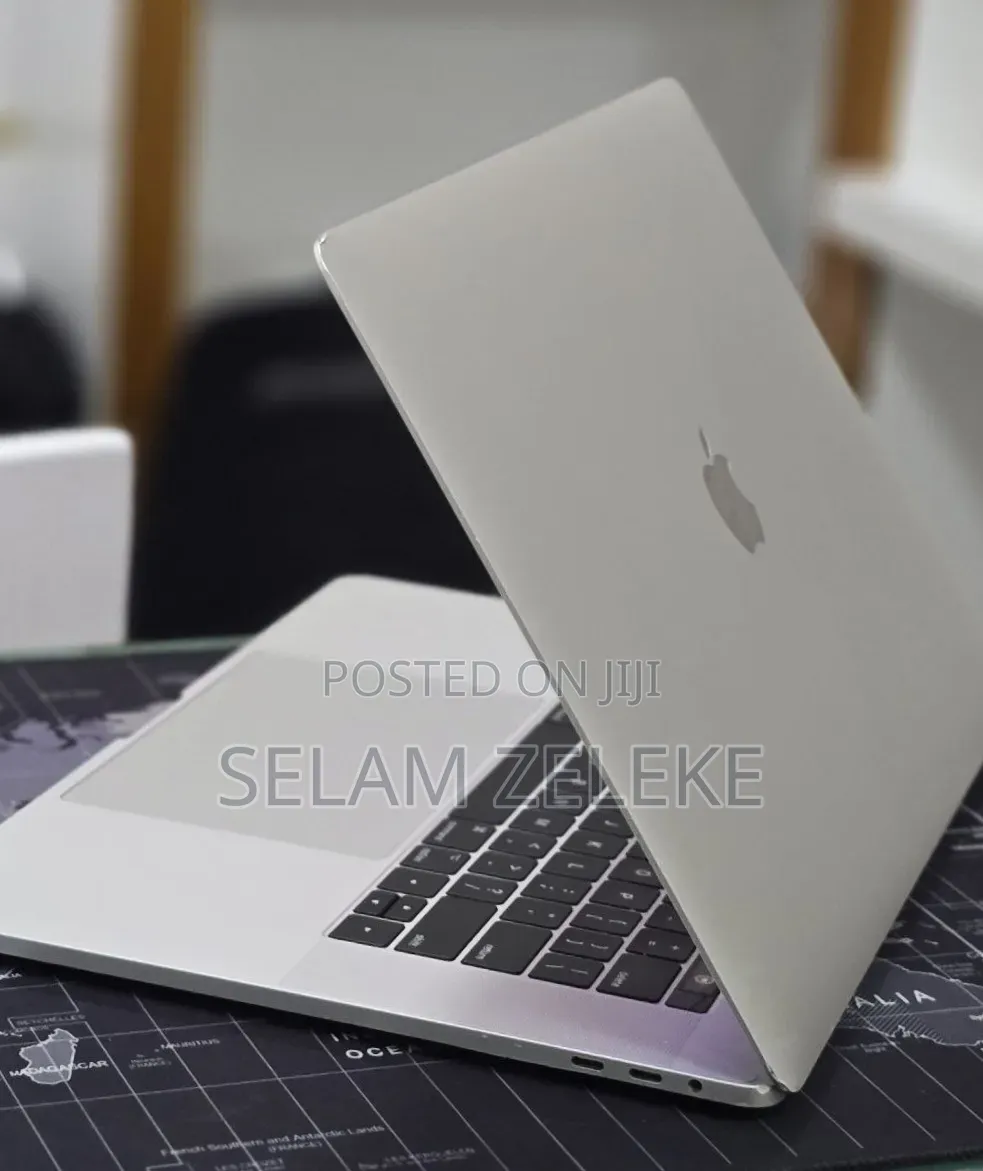 New Laptop Apple MacBook Pro 2017 16GB Intel Core i7 SSD 512GB