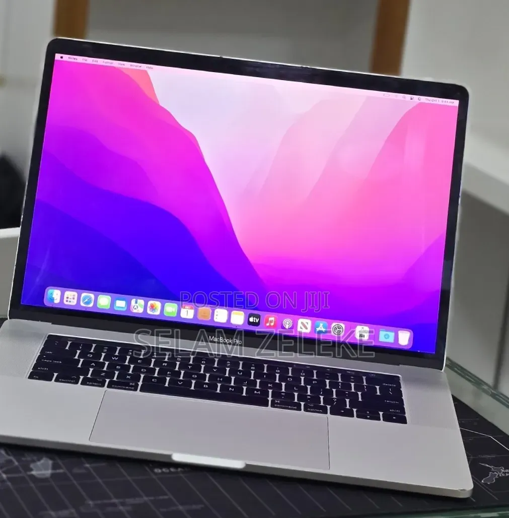 New Laptop Apple MacBook Pro 2017 16GB Intel Core i7 SSD 512GB