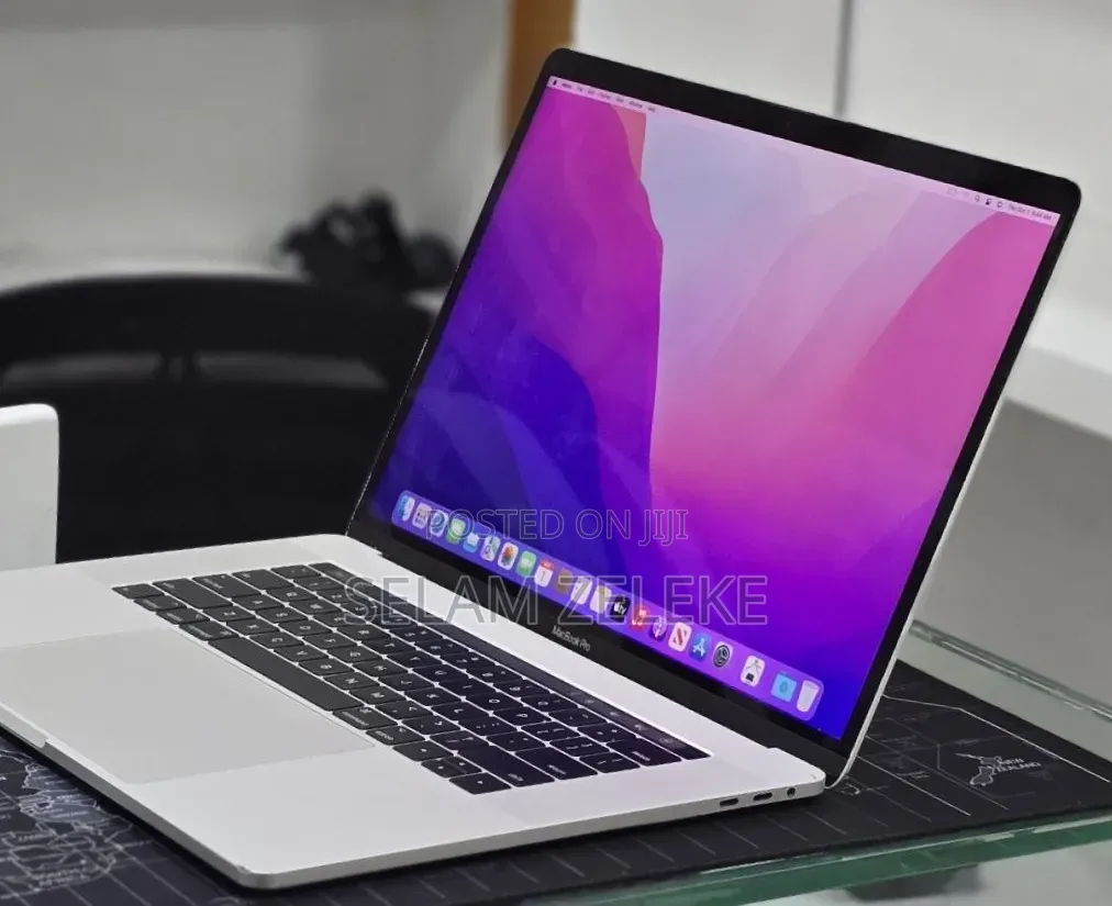 New Laptop Apple MacBook Pro 2017 16GB Intel Core i7 SSD 512GB