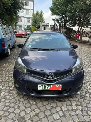Toyota Yaris 2012 Blue