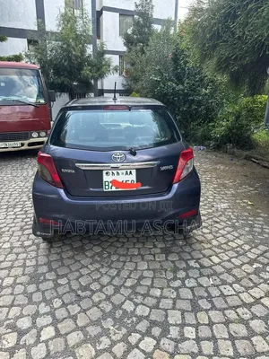 Toyota Yaris 2012 Blue