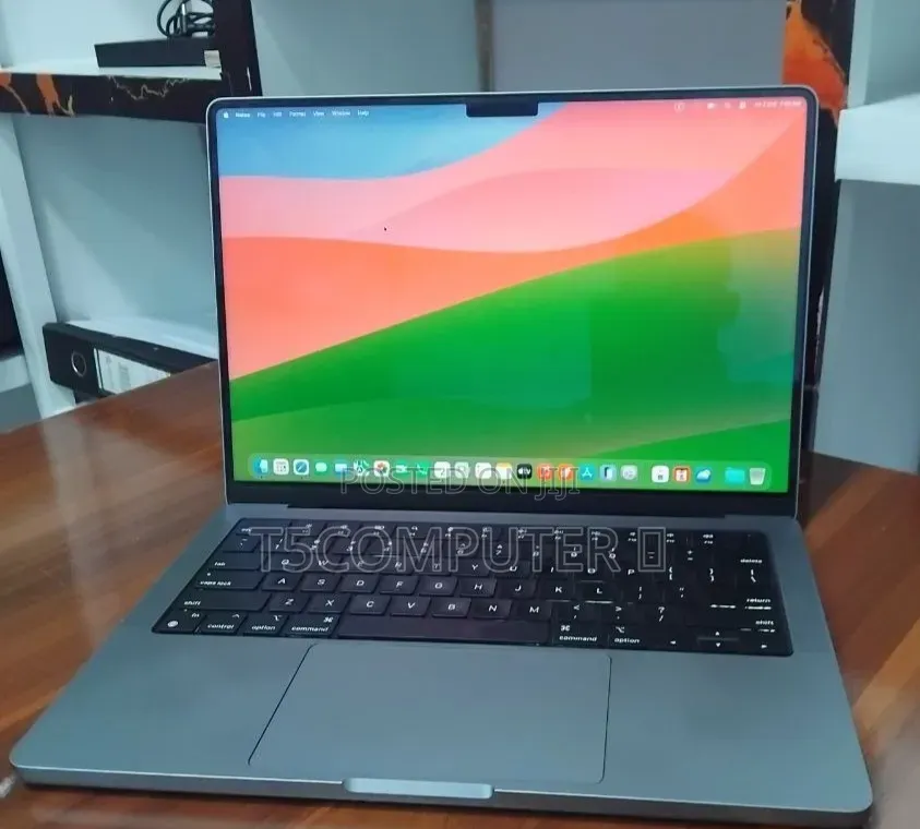 New Laptop Apple MacBook Pro 2021 M1 16GB Apple M1 Pro SSD 512GB