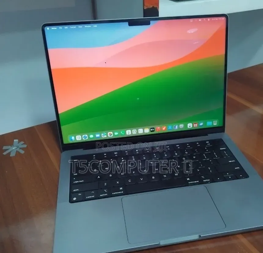 New Laptop Apple MacBook Pro 2021 M1 16GB Apple M1 Pro SSD 512GB