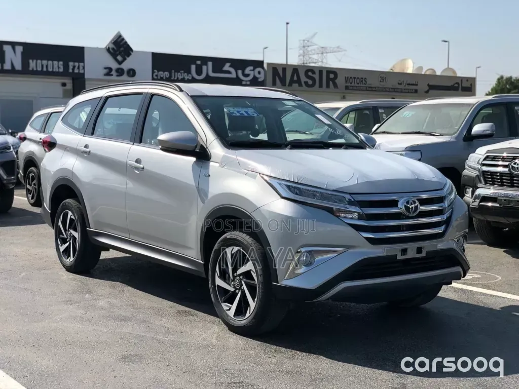 Toyota Rush 2023 Silver