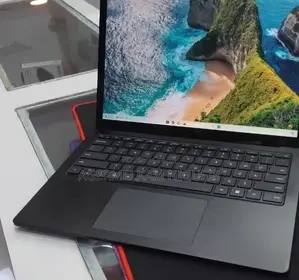 New Laptop Microsoft Surface Pro 5 16GB Intel Core i7 SSD 256GB