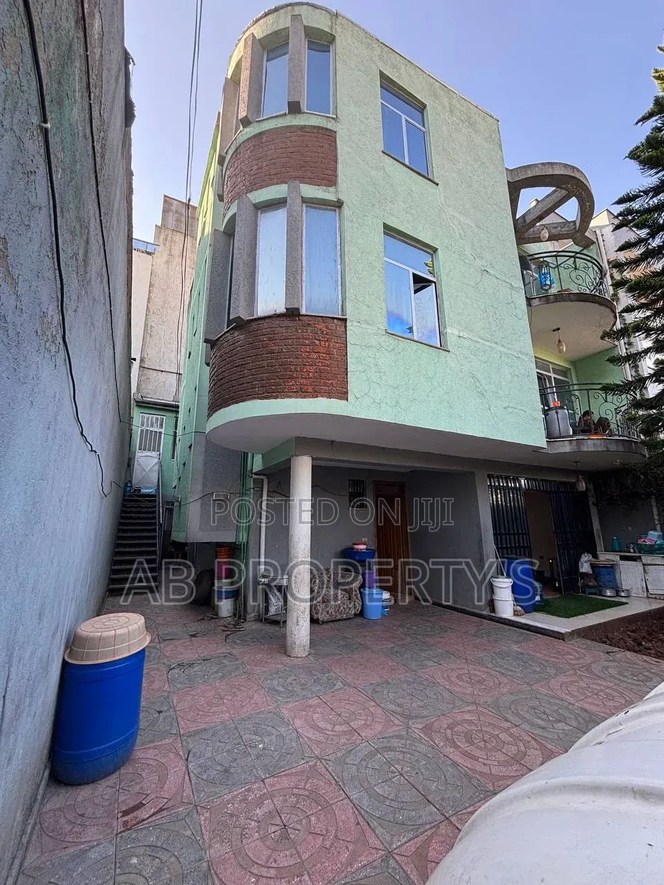 Furnished 8bdrm Villa in ለቡ ሙዝቃ ቤት, Nifas Silk-Lafto for sale