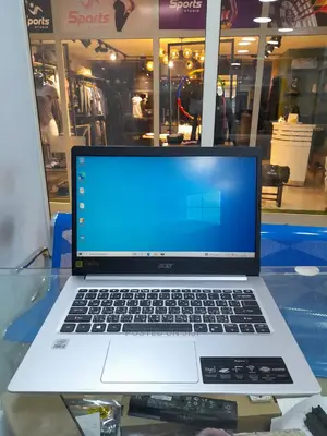 Photo - New Laptop Apple MacBook Pro 2019 8GB Intel Core I5 SSD 256GB