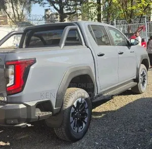 New Toyota Hilux Active (Hybrid) 2026 Gray