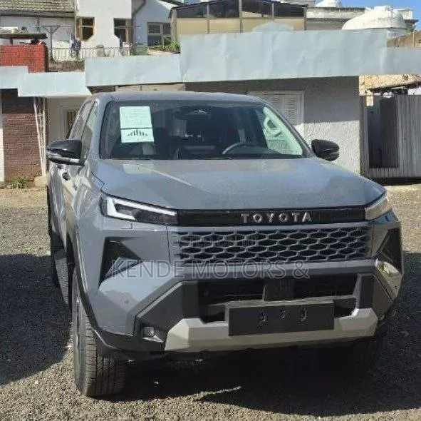 New Toyota Hilux Active (Hybrid) 2026 Gray
