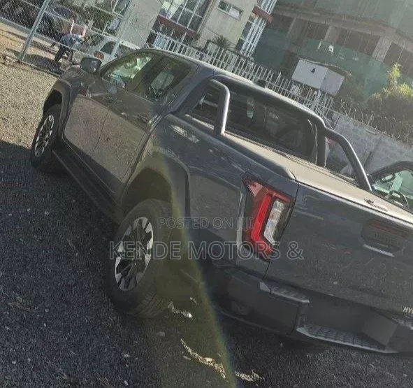 New Toyota Hilux Active (Hybrid) 2026 Gray