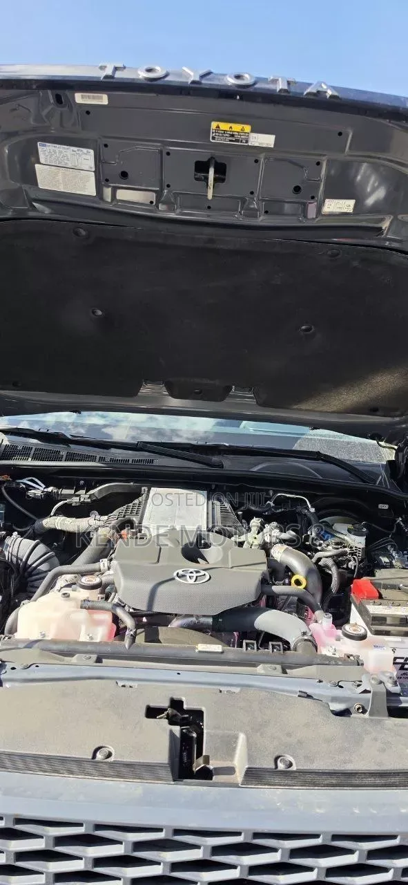 New Toyota Hilux Active (Hybrid) 2026 Gray