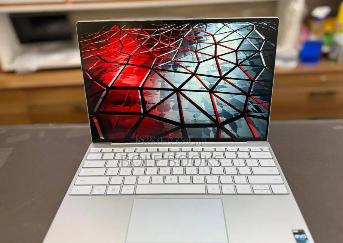 New Laptop Dell XPS 13 8GB Intel Core i5 SSD 256GB