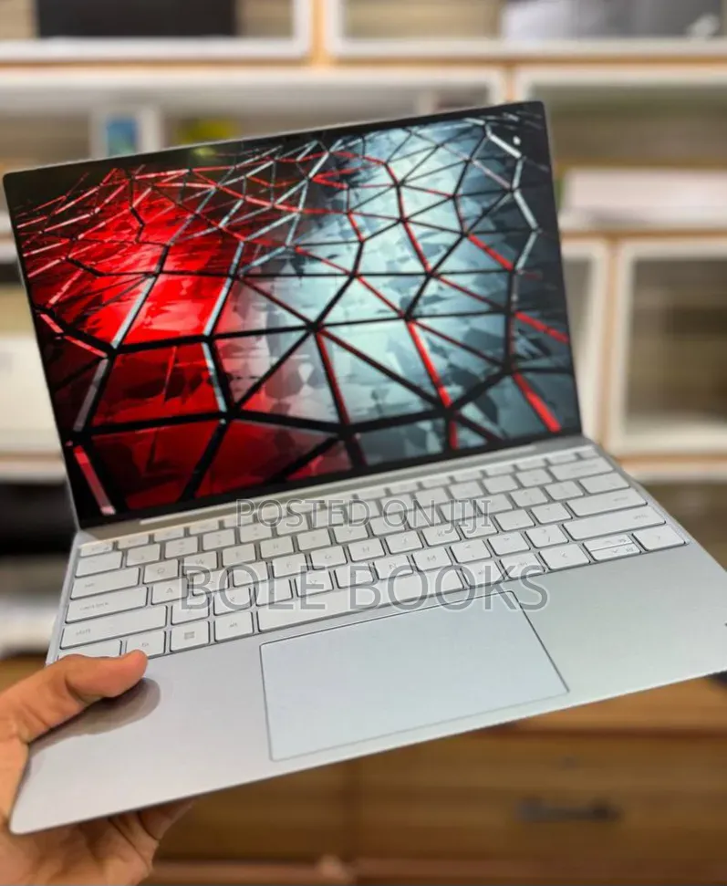 New Laptop Dell XPS 13 8GB Intel Core i5 SSD 256GB