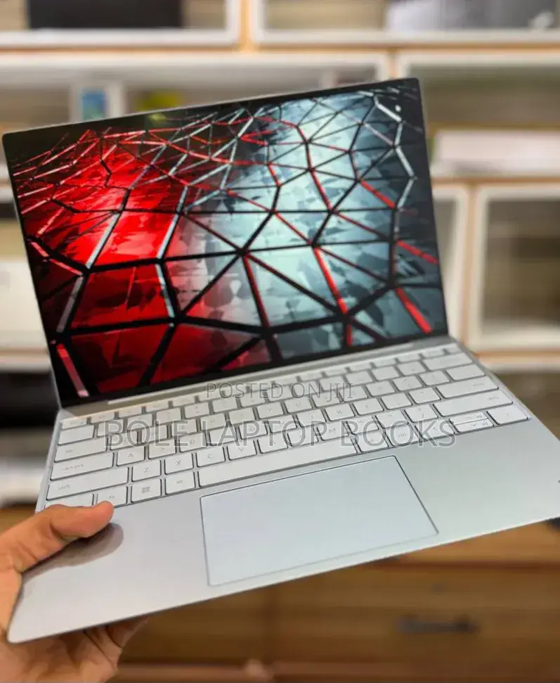 New Laptop Dell XPS 13 8GB Intel Core i5 SSD 256GB
