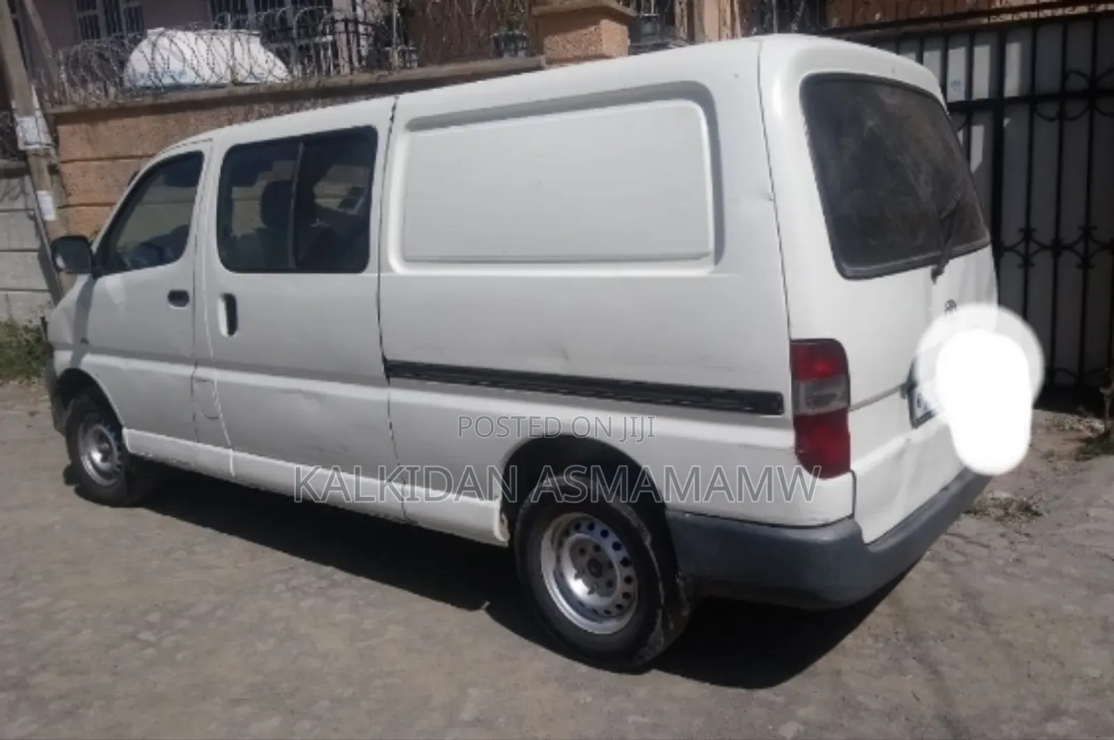 Toyota HiAce 2005 White