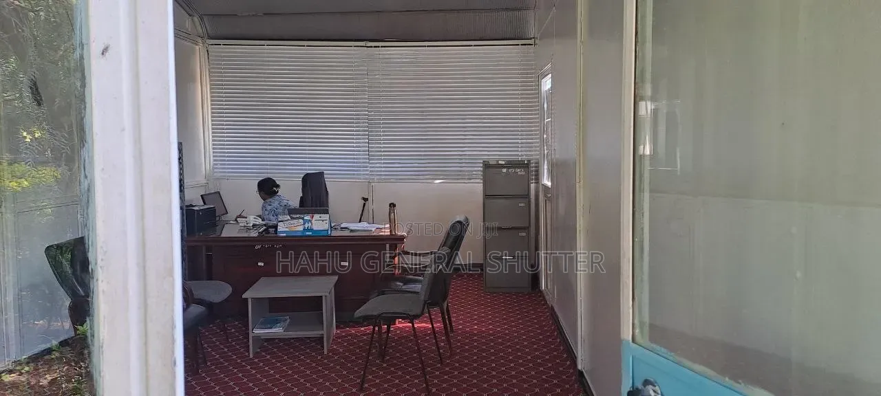 ቬንሻል መጋረጃ(venitial Blind)