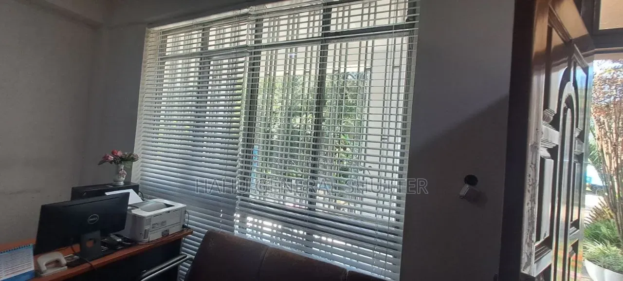 ቬንሻል መጋረጃ(venitial Blind)