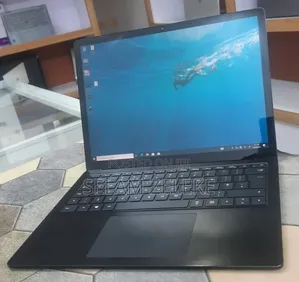 New Laptop Microsoft Surface 16GB Intel Core i7 SSD 512GB