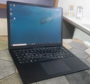 New Laptop Microsoft Surface 16GB Intel Core i7 SSD 512GB