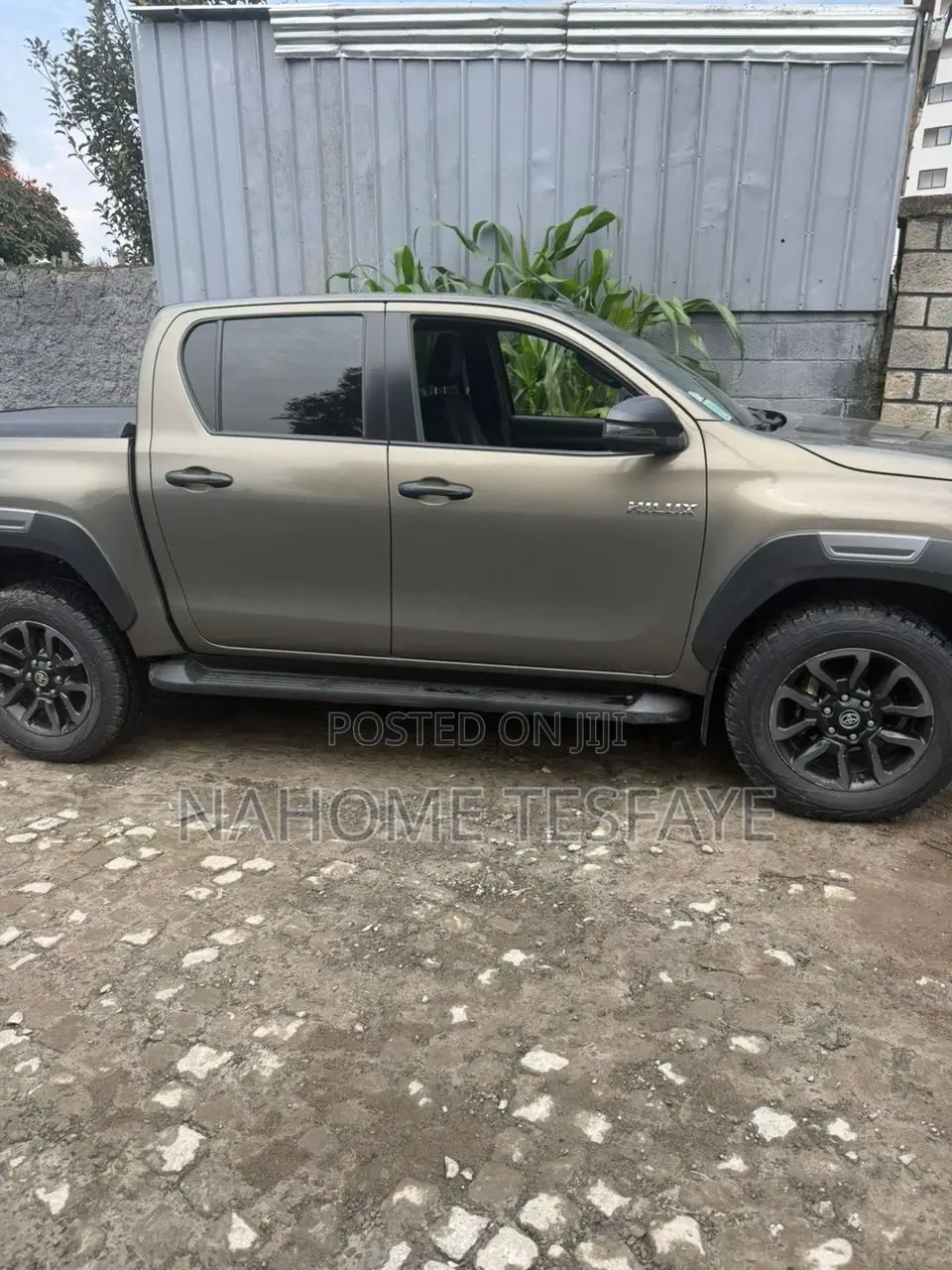 Toyota Hilux 2021 Burgundy