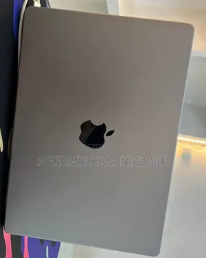 New Laptop Apple MacBook Pro 2023 M3 8GB Intel Core Ultra 7 SSD 512GB