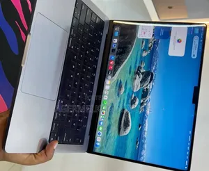 New Laptop Apple MacBook Pro 2023 M3 8GB Intel Core Ultra 7 SSD 512GB