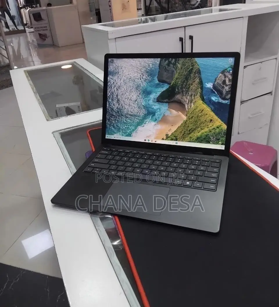 New Laptop Microsoft Surface Laptop 5 16GB Intel Core i7 SSD 256GB