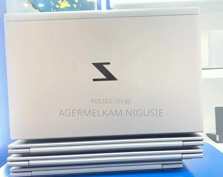 New Laptop HP ZBook Firefly 15 G7 16GB Intel Core i7 SSD 512GB