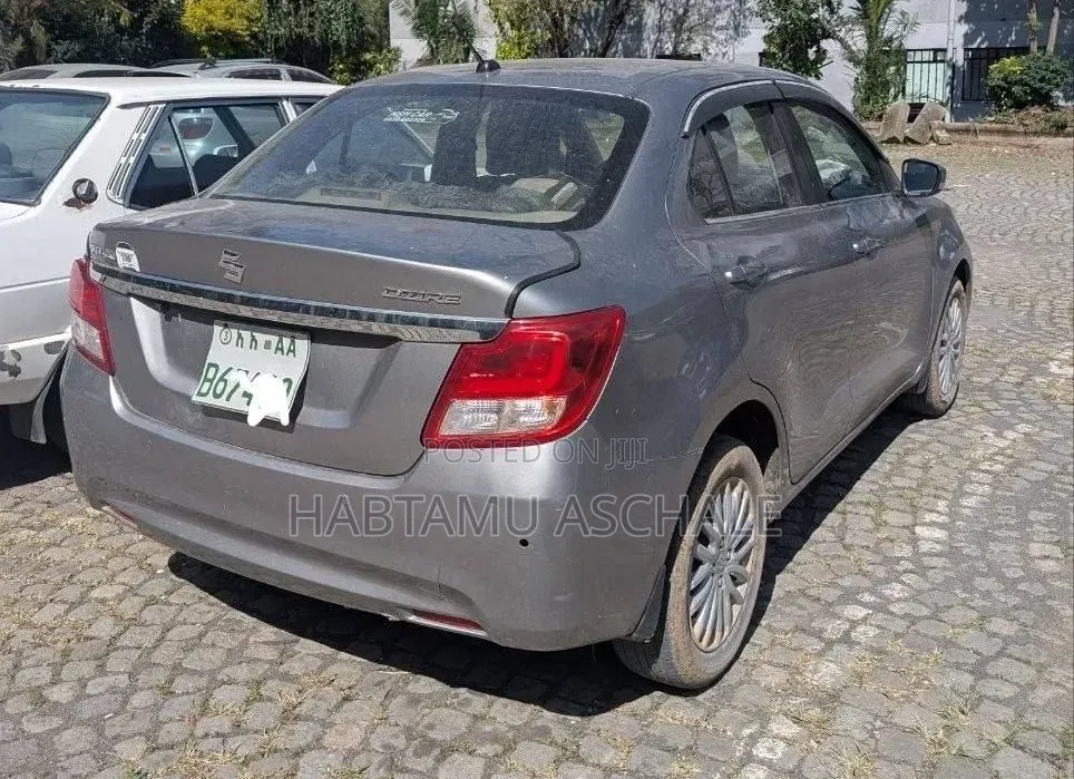 Suzuki Dzire 2022 Silver