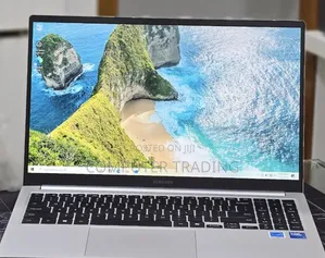 New Laptop Samsung Galaxy Book4 16GB Intel Core i7 SSD 512GB