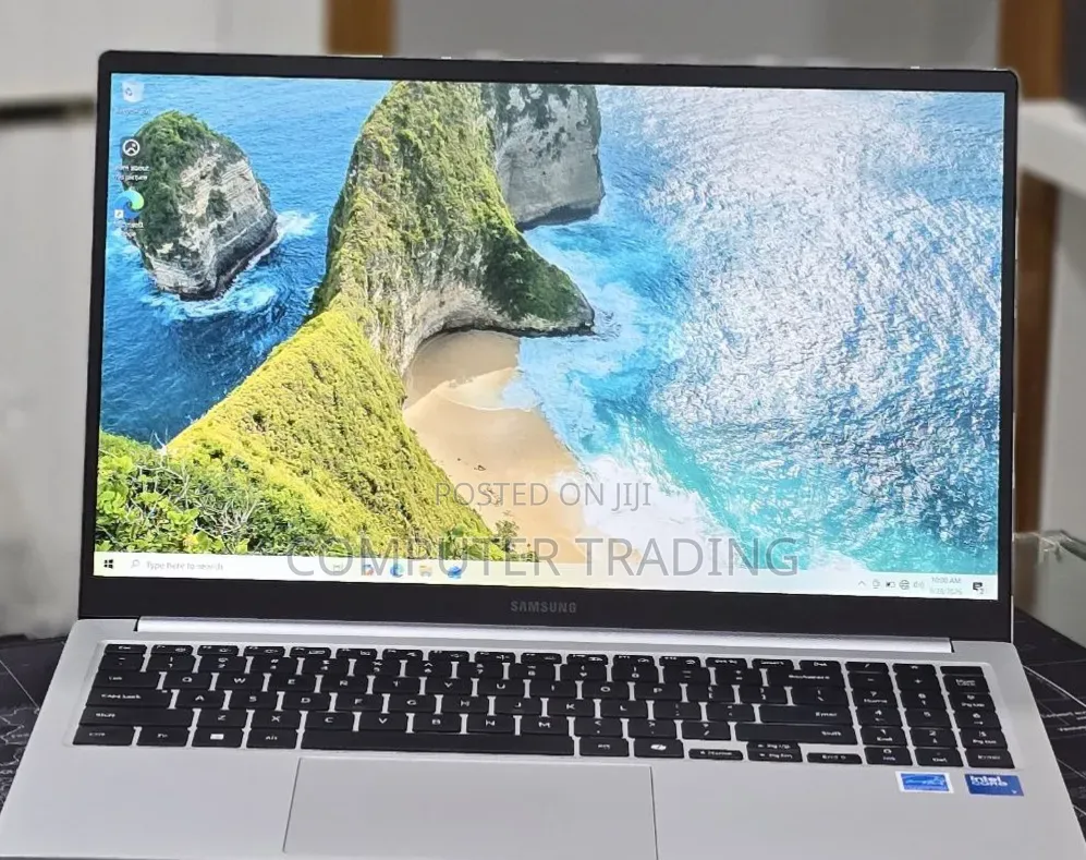 New Laptop Samsung Galaxy Book4 16GB Intel Core i7 SSD 512GB